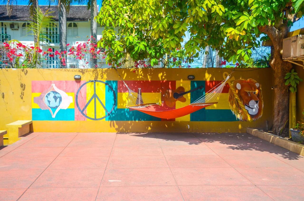 Reggae Hostel *