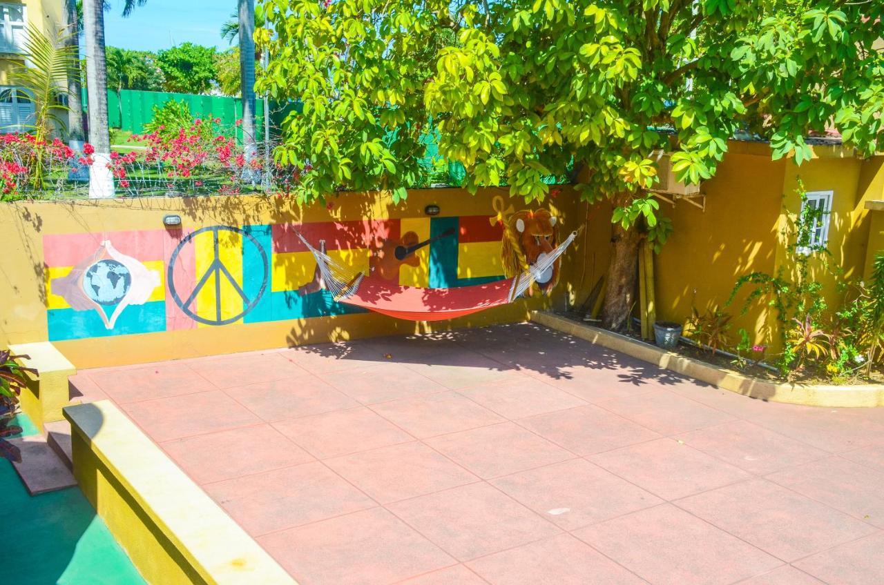 Reggae Hostel *