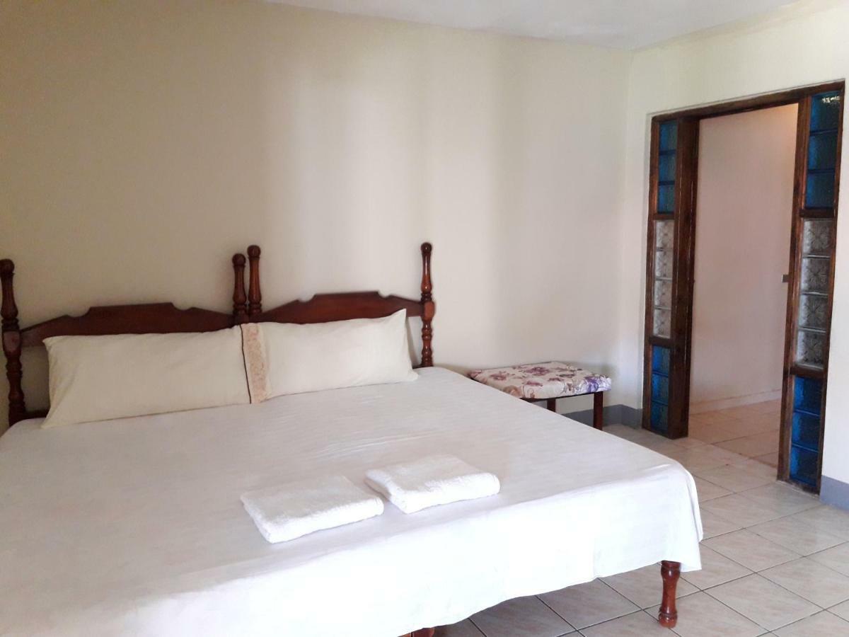 Golden Sands Guest house Treasure Beach