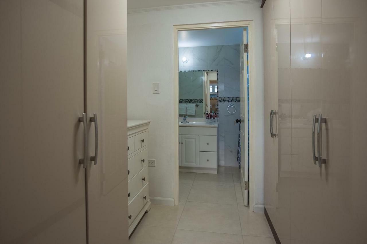 Palm Breeze House & 3*