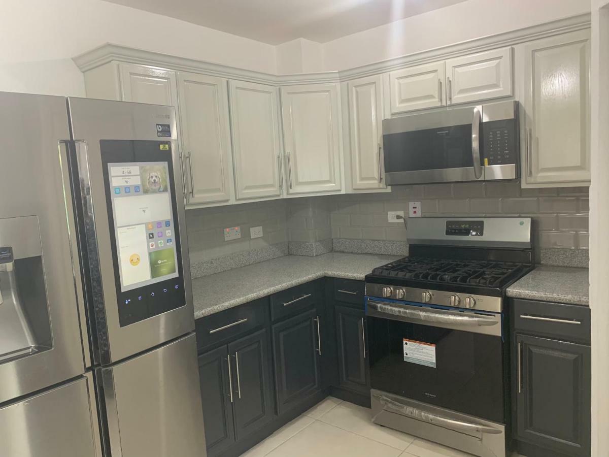 Palm Breeze House & 3*