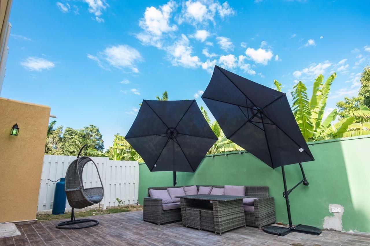 Palm Breeze House &
