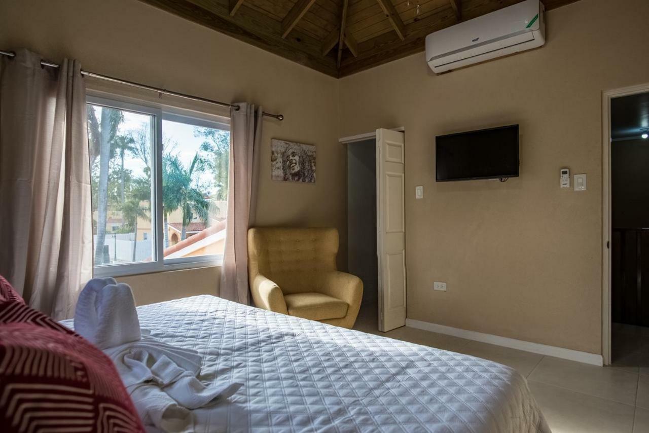 Guest house Palm Breeze House & 3*