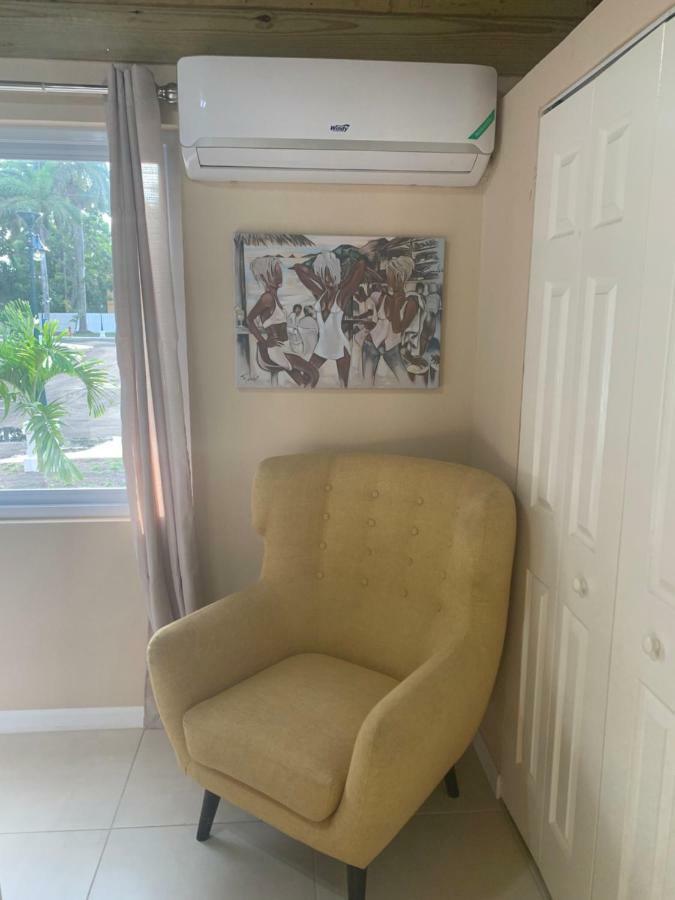 Palm Breeze House & Guest house