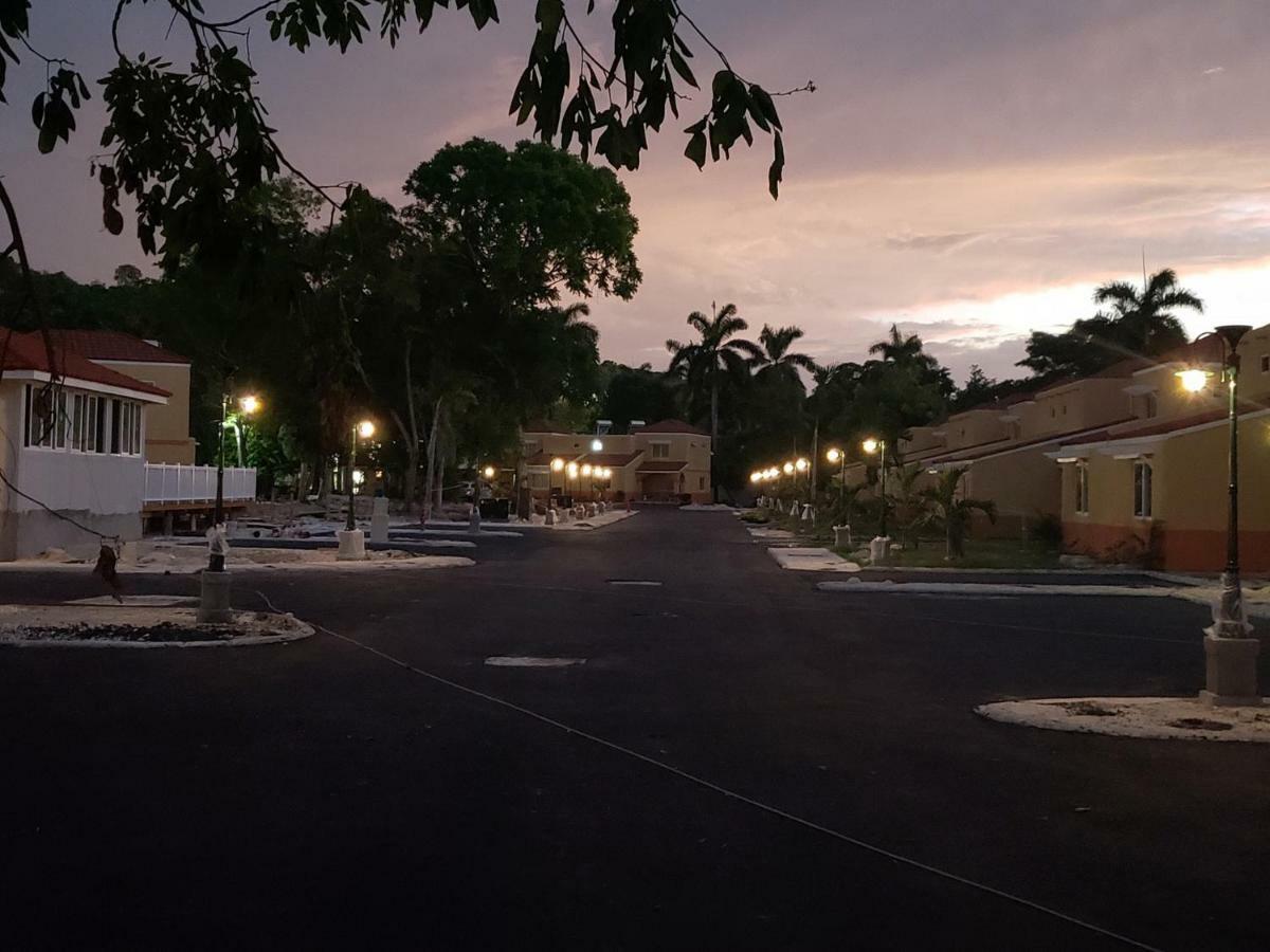 Palm Breeze House & 3*