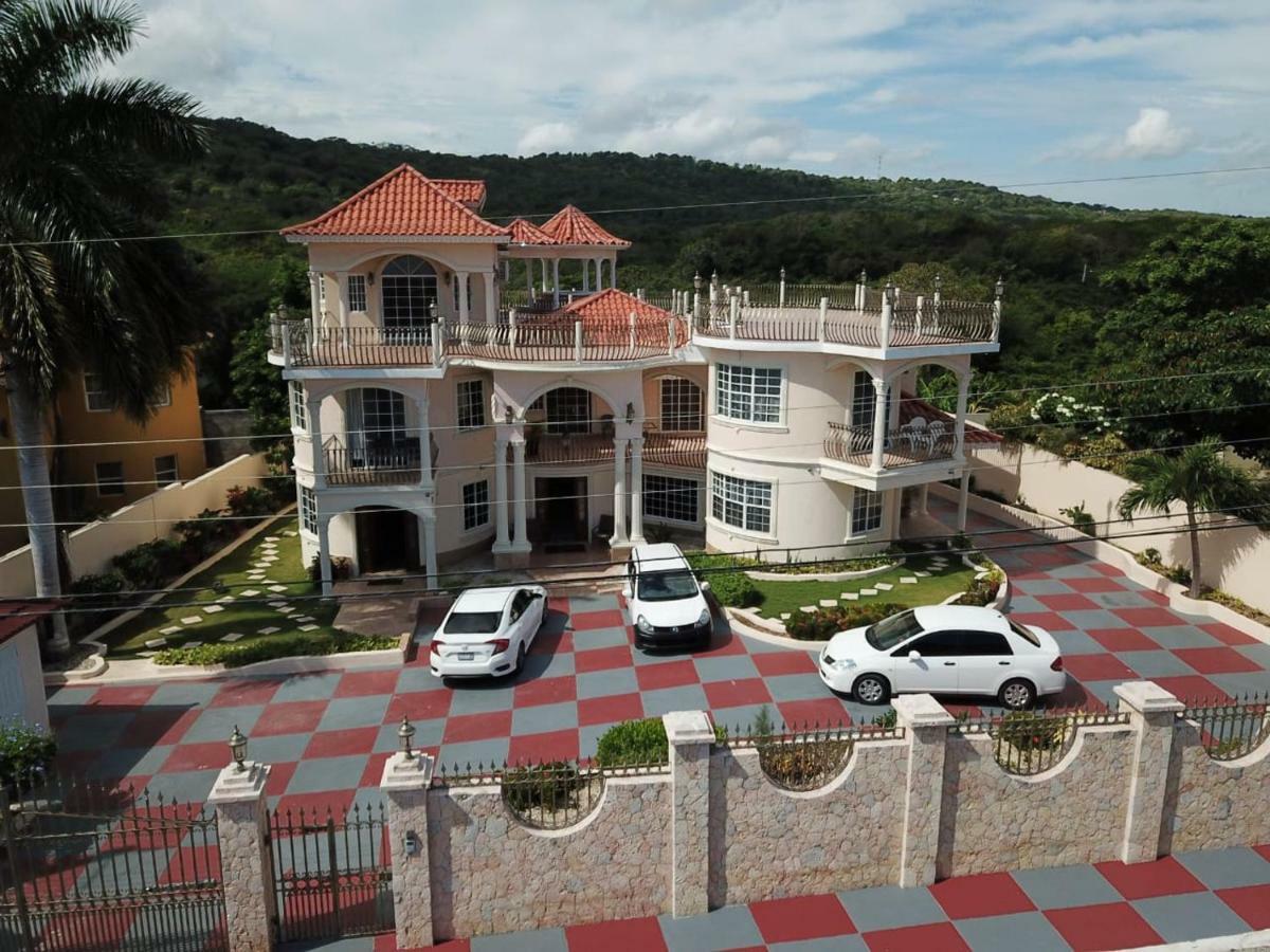 Pinnacle View Estate Micaila Villa Montego Bay
