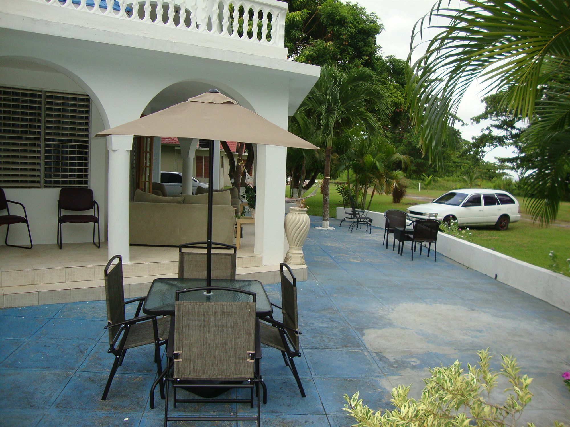 Hotel By The Sea Vacation And