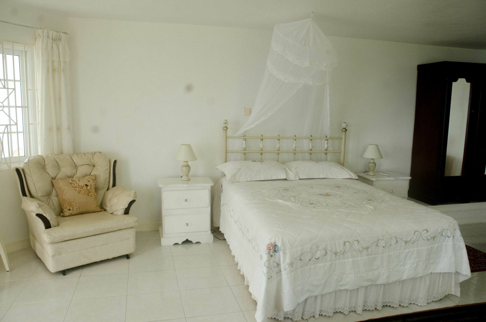 Take My Breath Away Hotel 3*