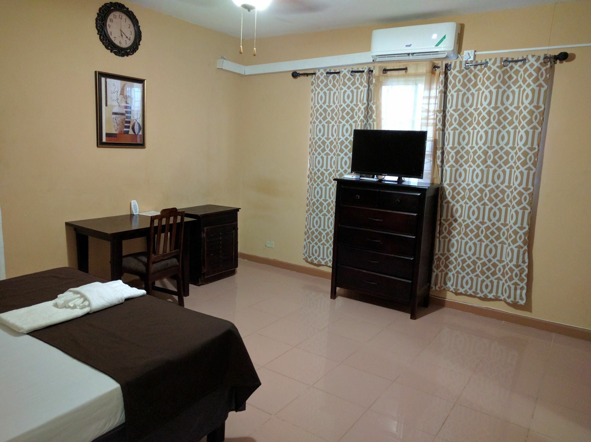 Rockhampton Suites 3*