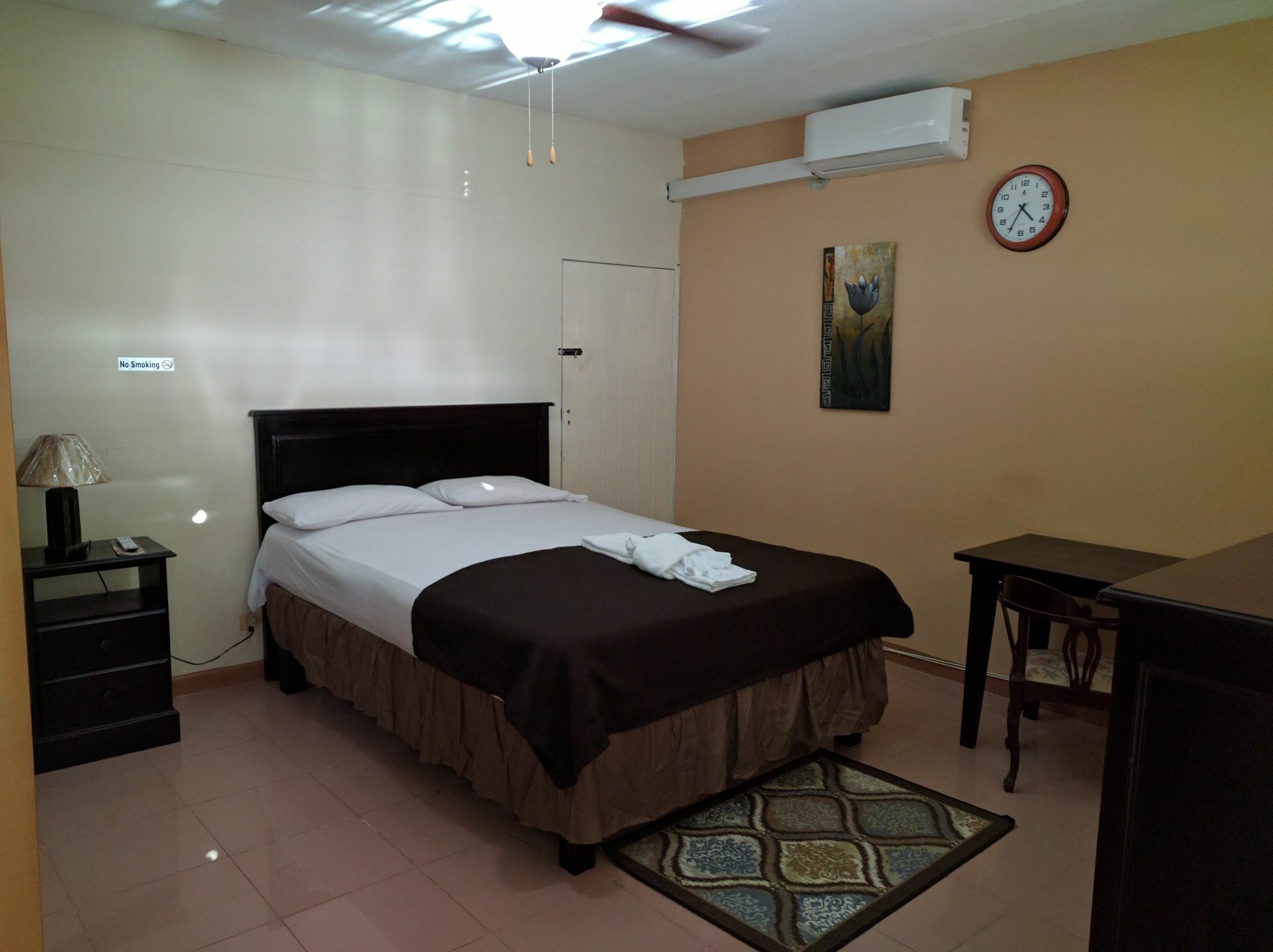 Rockhampton Suites 3*