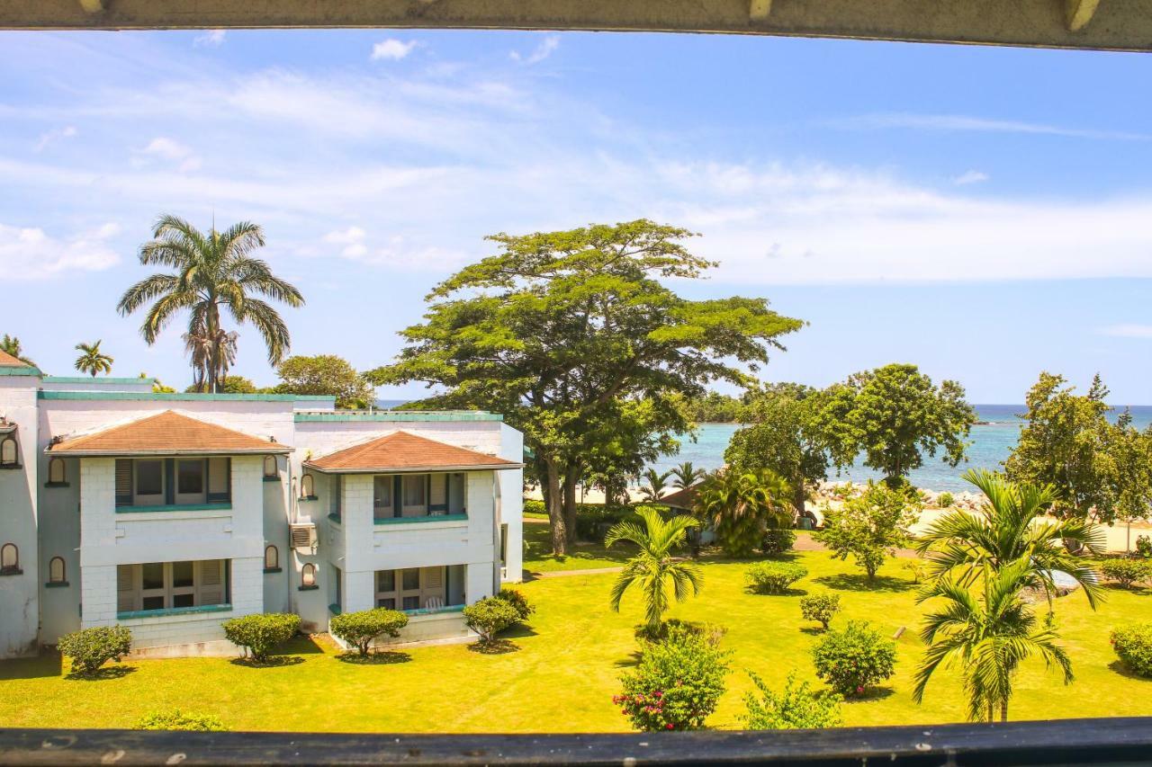 Point Village Apartment *
