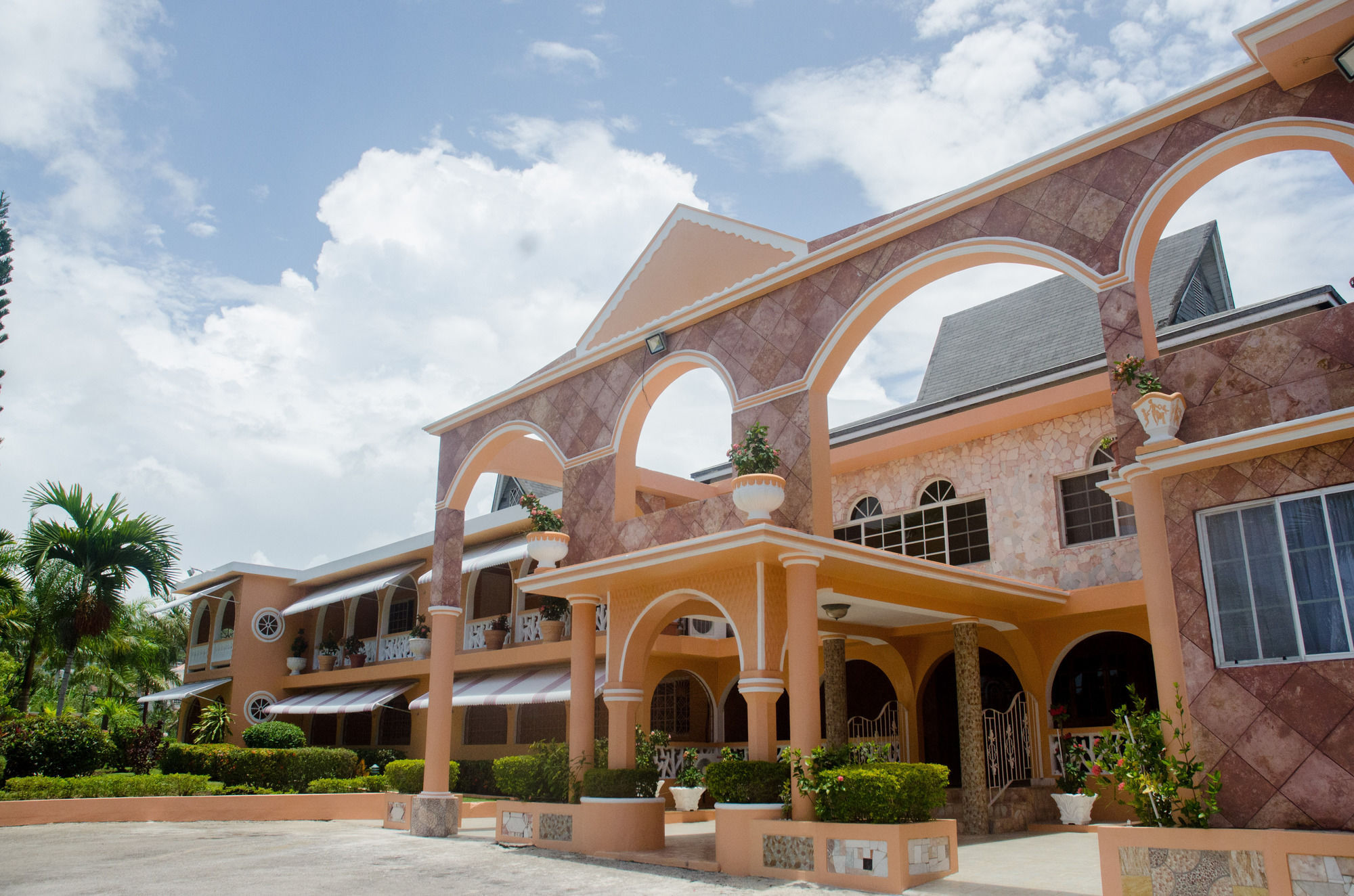 Royal Guest house 3*