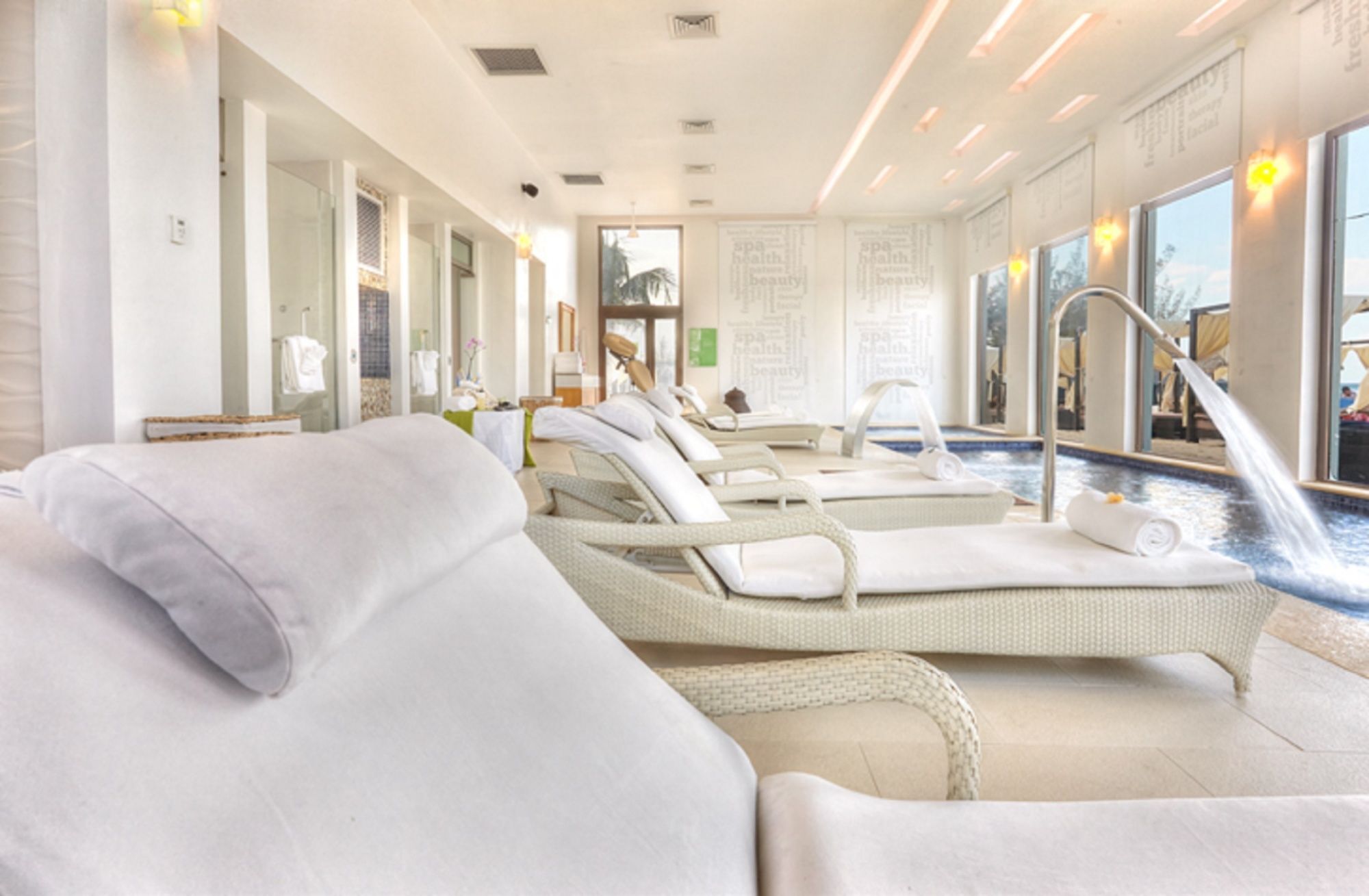 Hotel Royalton Blue Waters Montego Bay 4*