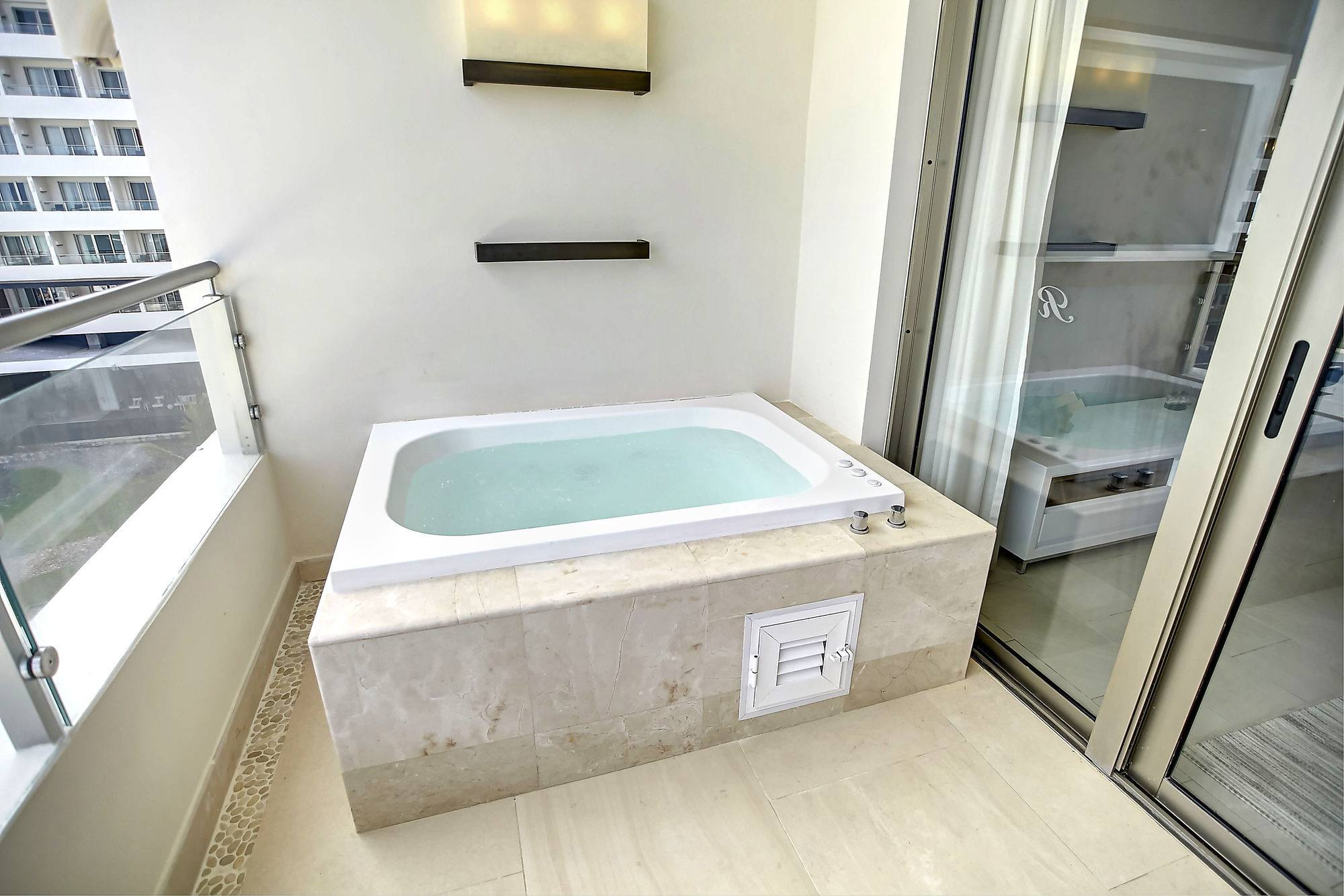 Hotel Royalton Blue Waters Montego Bay 4*