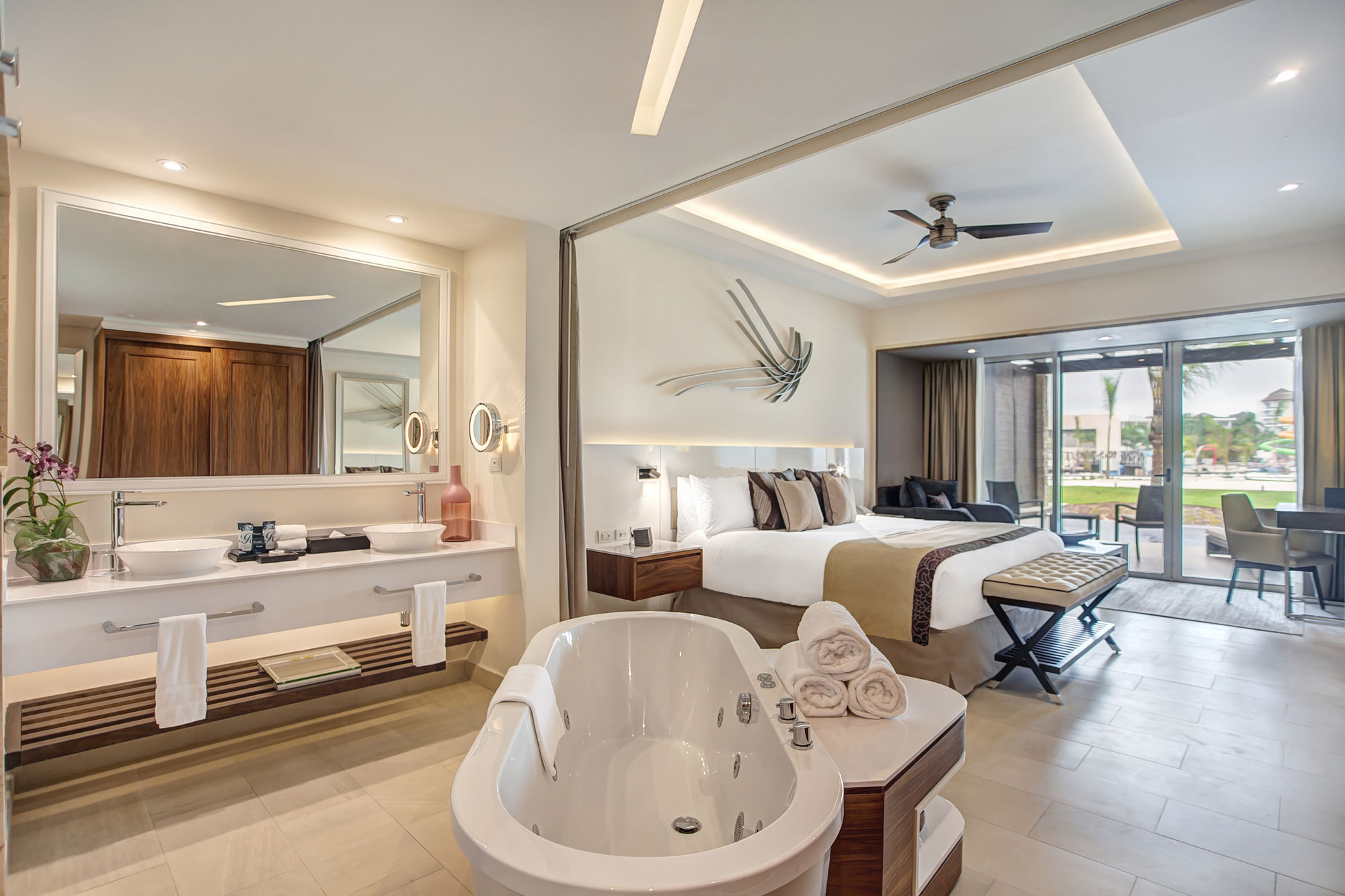 Royalton Blue Waters Montego Bay Hotel 4*