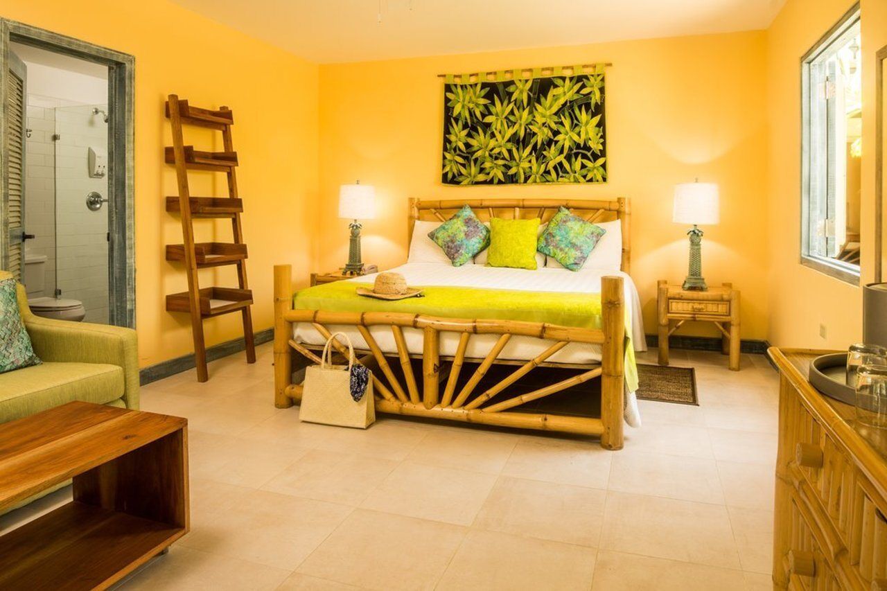 Country Country Hotel 3*