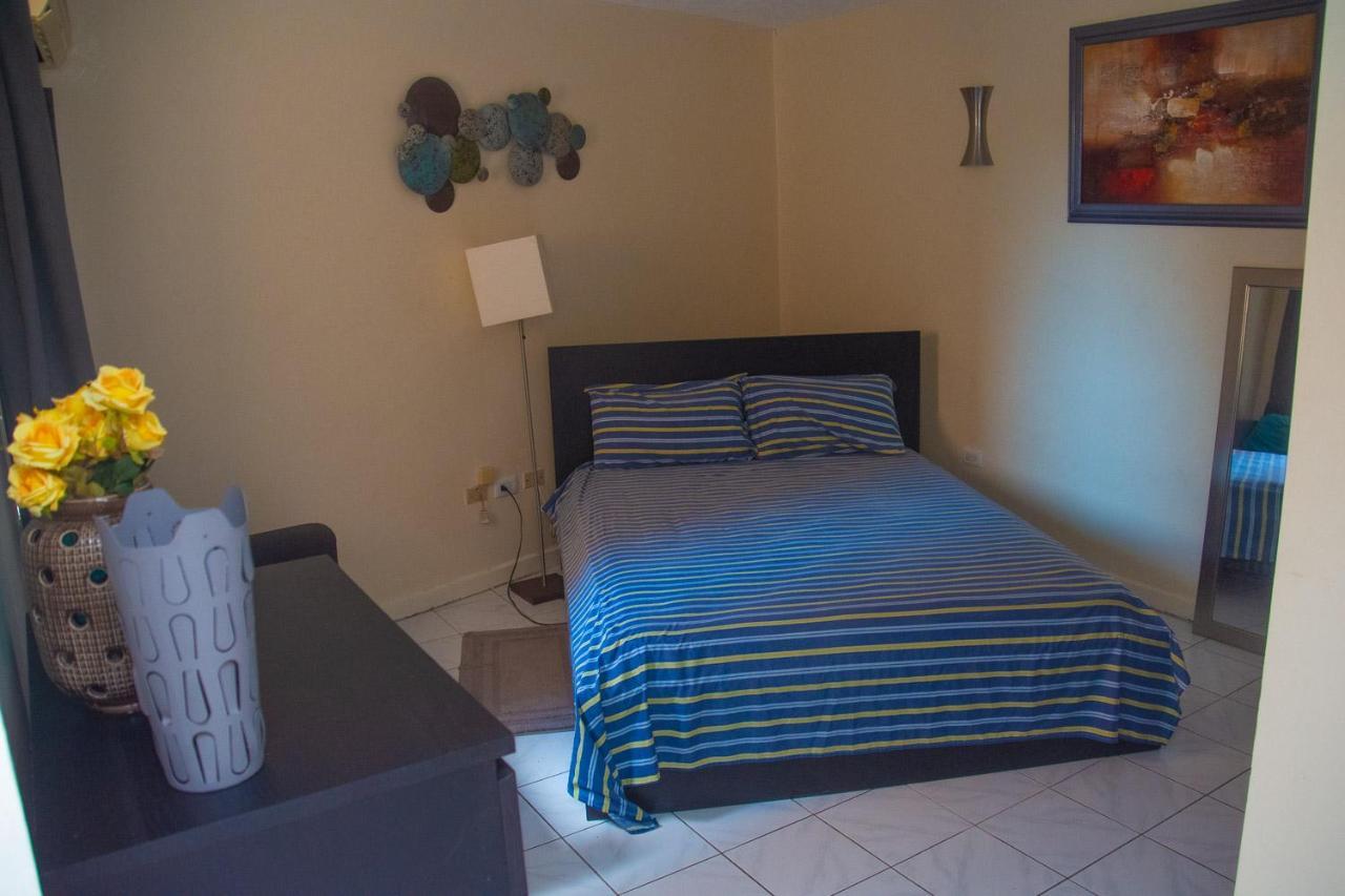 Apartamento Finest Apt # 421 Bloc # 4 Marley Manor 6 Marley Rd Kgn 6 *