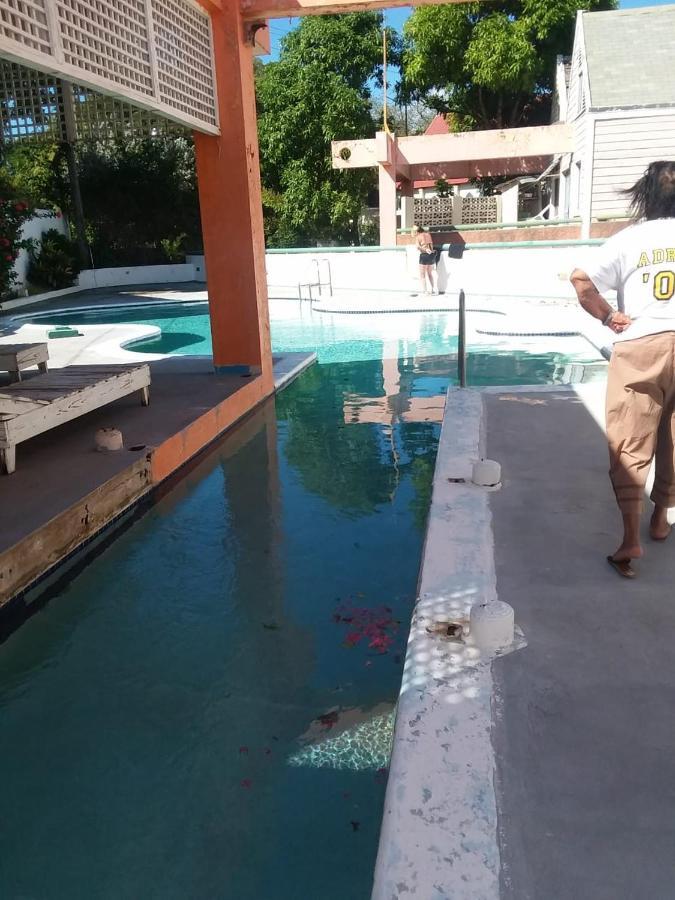 Sunshine Village Apartamento Negril