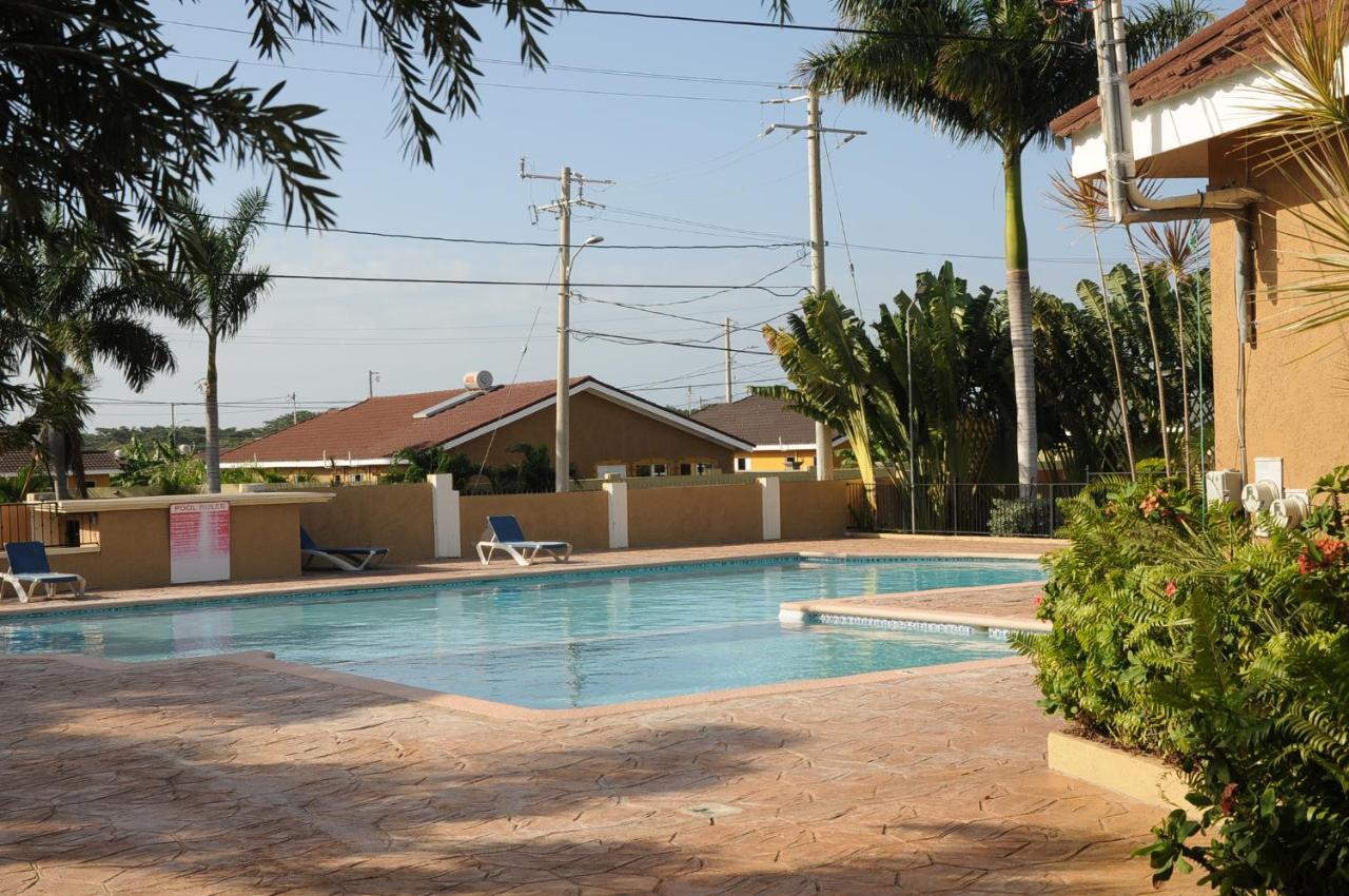 - Drax Hall Country Club 2-bed Luxury