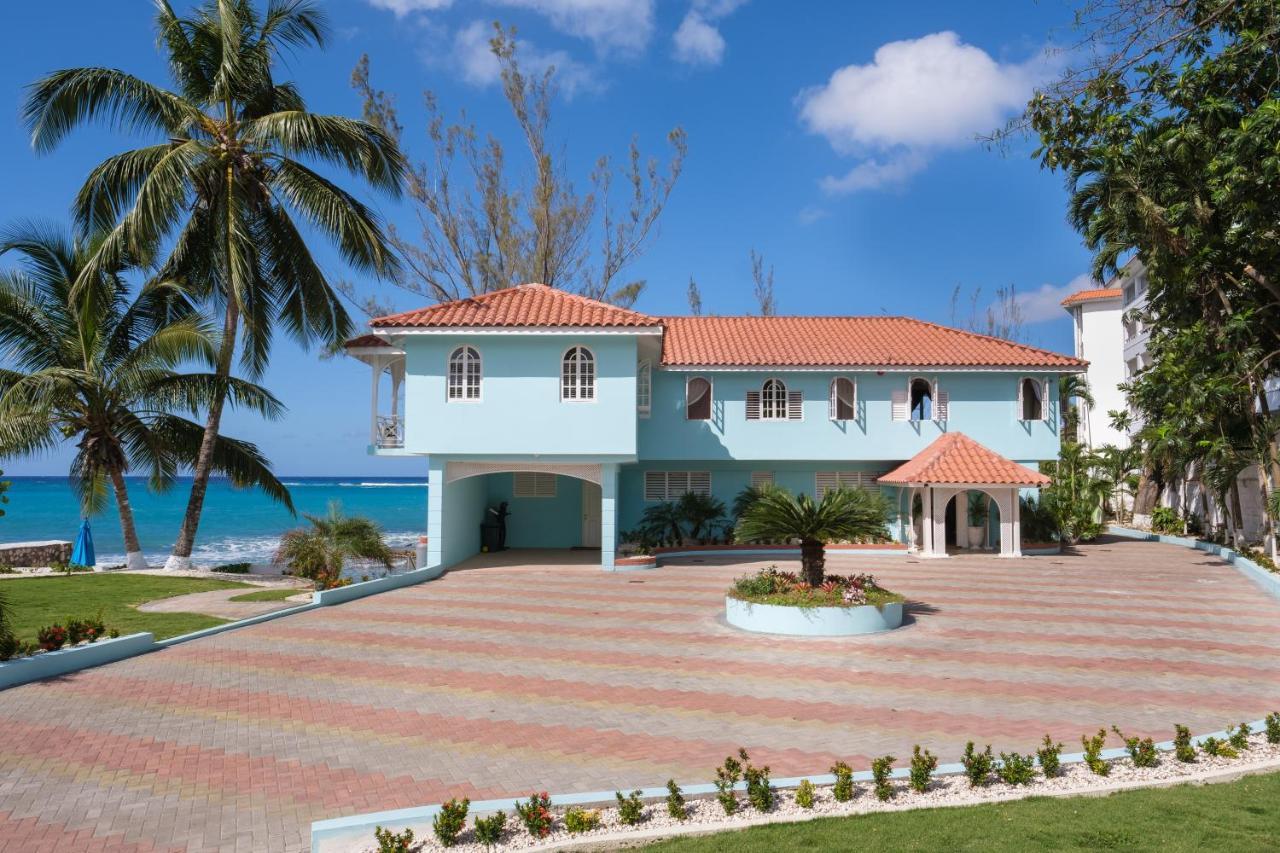 Edgewater Beach - Beach Front, Close To All Attractions