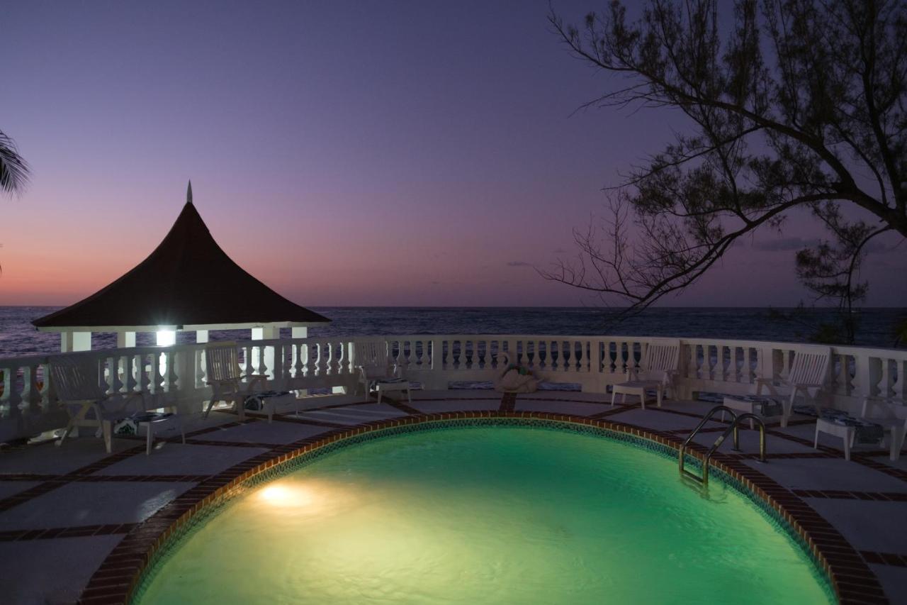 Edgewater Beach - Beach Front, Close To All Attractions