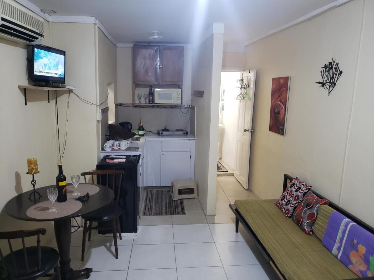 Easy Living * Kingston