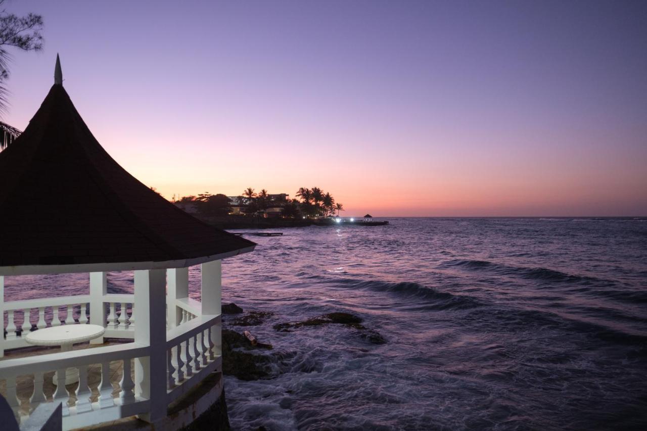 Edgewater Beach - Beach Front, Close To All Attractions Hotel Saint Maryʼs