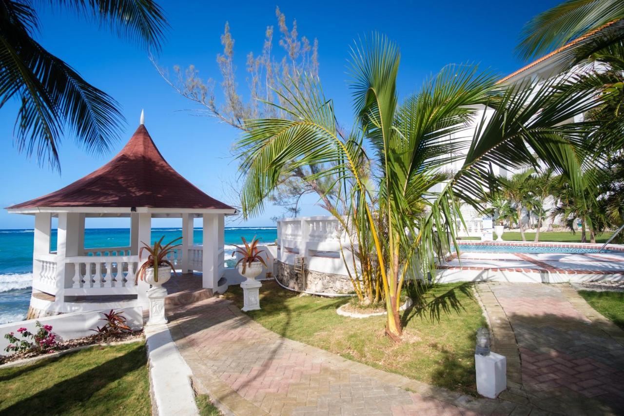 Edgewater Beach - Beach Front, Close To All Attractions