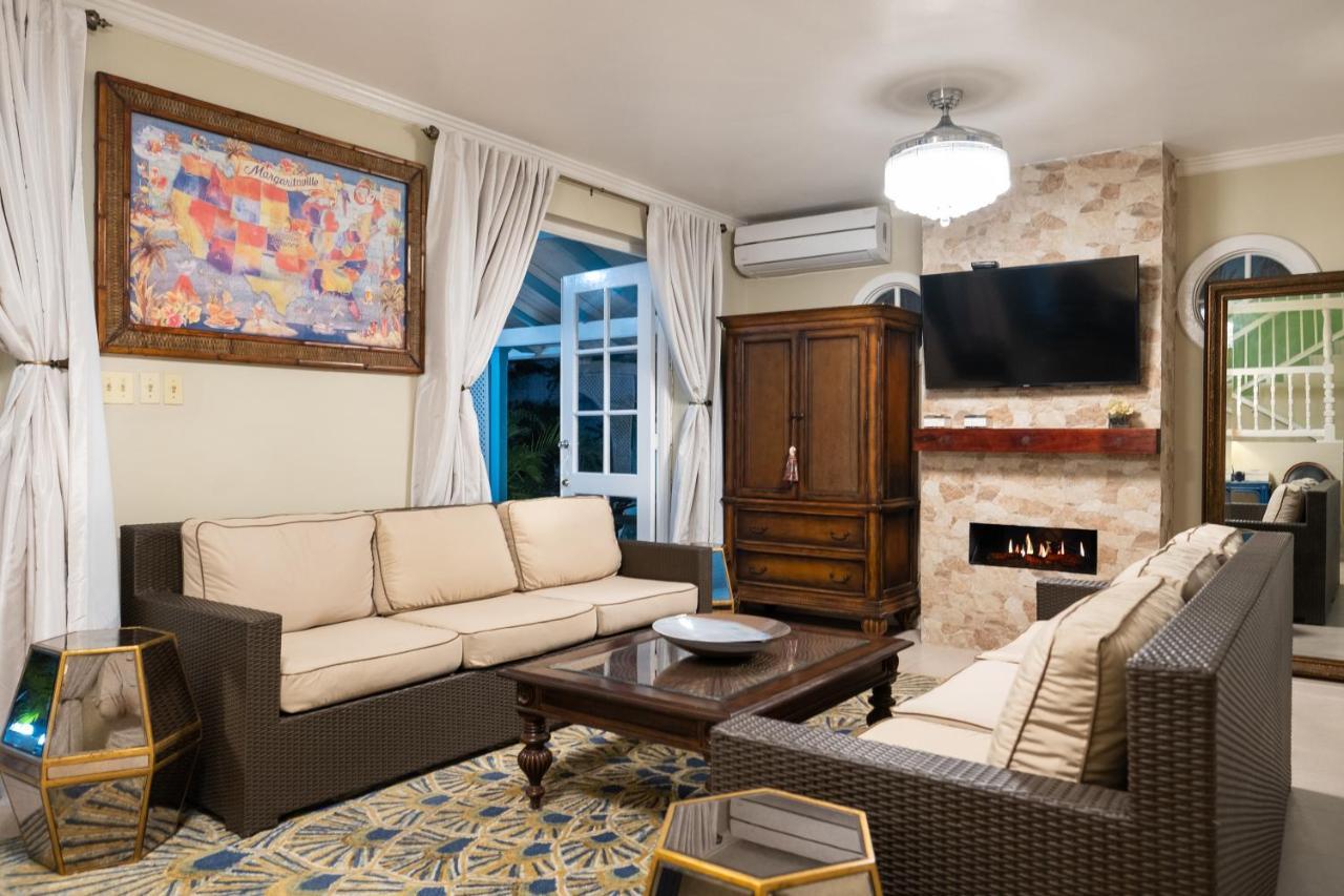 Edgewater Beach - Beach Front, Close To All Attractions