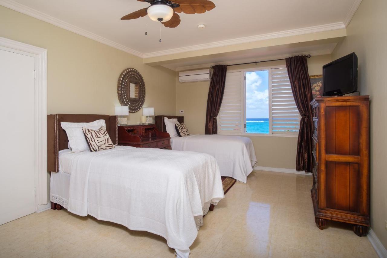 Hotel Edgewater Beach - Beach Front, Close To All Attractions