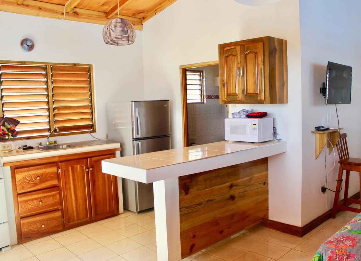 Butterfly Hill Villa & Studio Apartment
