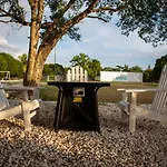 Treasure Beach Inn And Bar