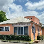 Tropical Manor Inn - Kingston