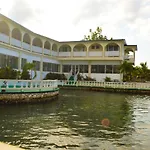 Sahara Dela Mer Inn