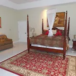 Luxurious Romantic Suite Kensington