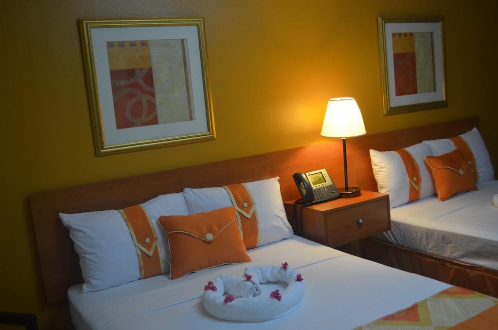 Hotel Suites 3*