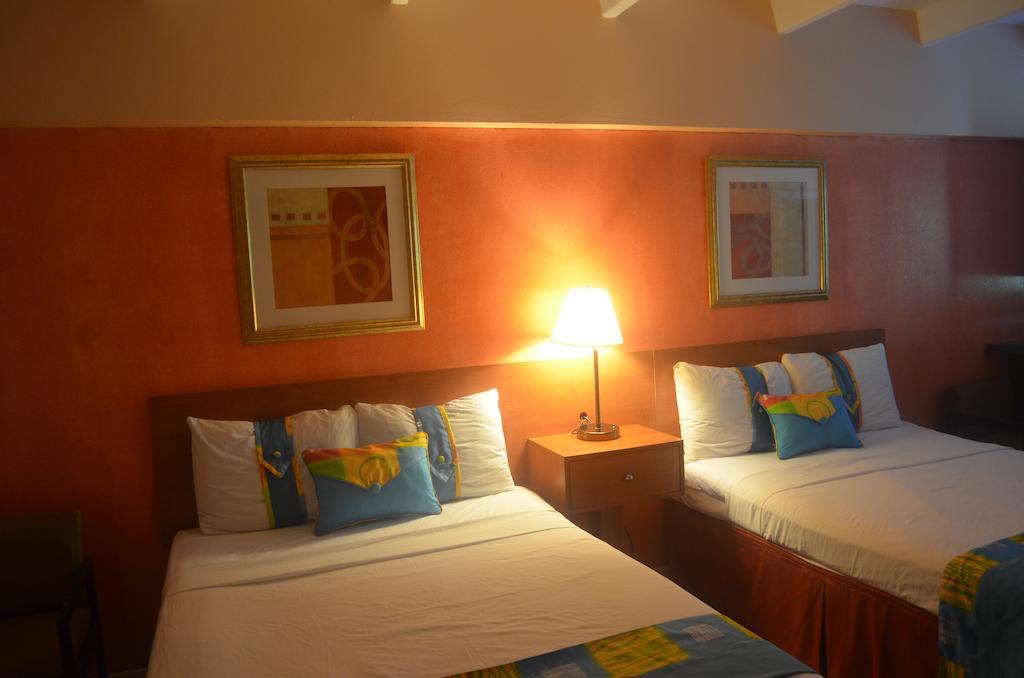 Hotel Suites 3*