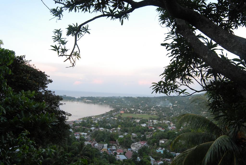 Villa Bonne Amie Drapers