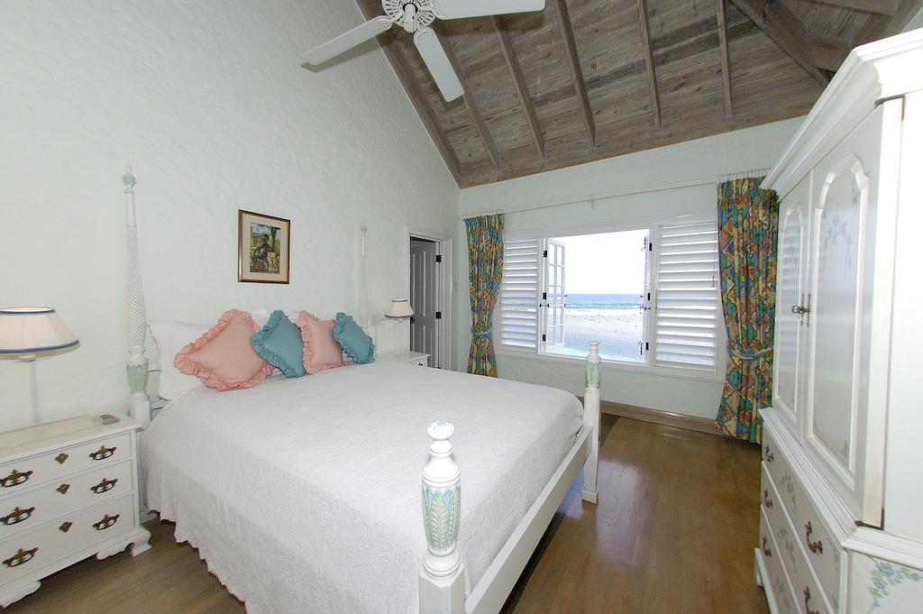 Villa Bonne Amie Drapers