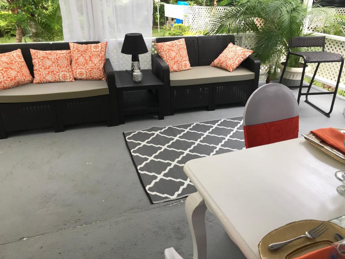 Lorenton Hideaway Guest house Lucea