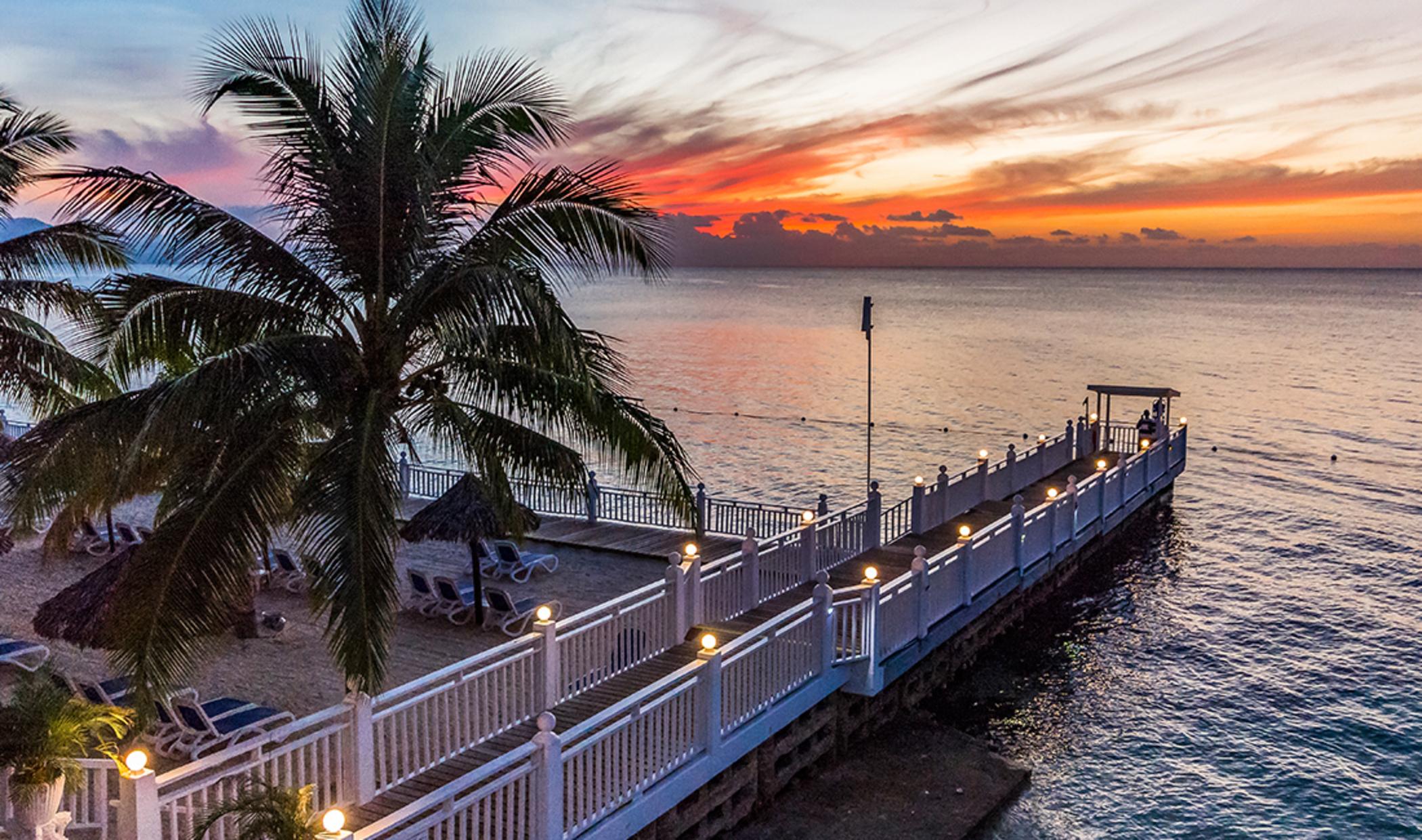 Grand Decameron Montego Beach, A Trademark Resort