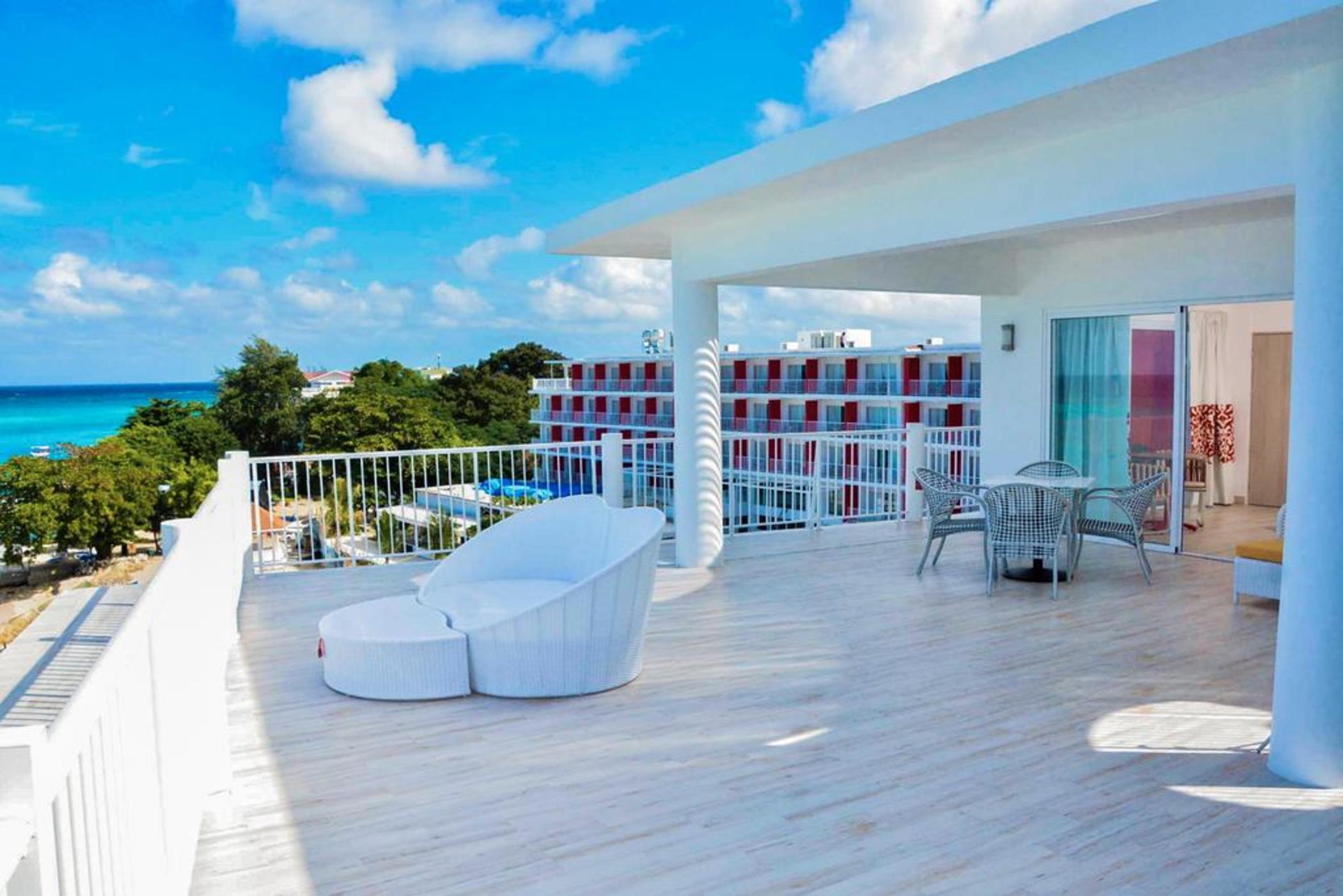 Grand Decameron Montego Beach, A Trademark