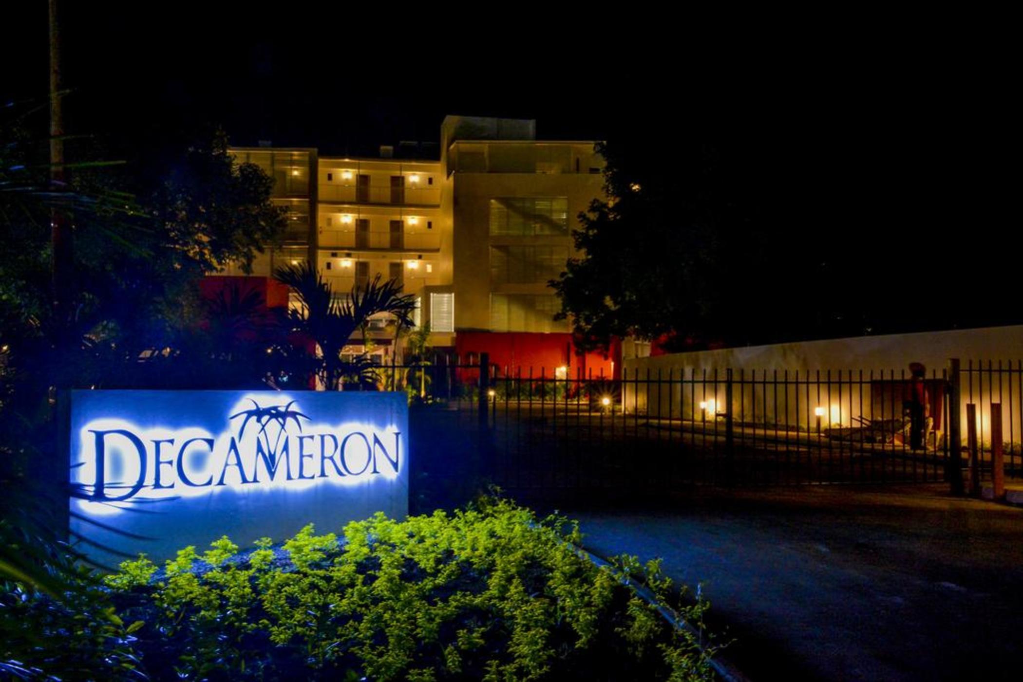 Grand Decameron Montego Beach, A Trademark 3* Montego Bay