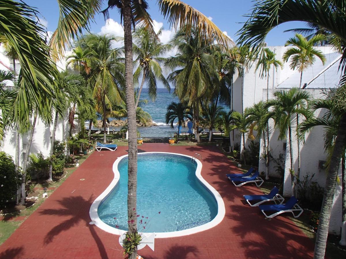 Chrisanns Aparthotel Ocho Rios