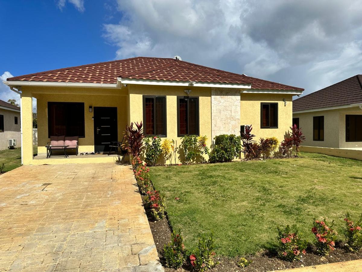 Ferienhaus Luxurious Royale- 5 Min Drive To Ocho Rios