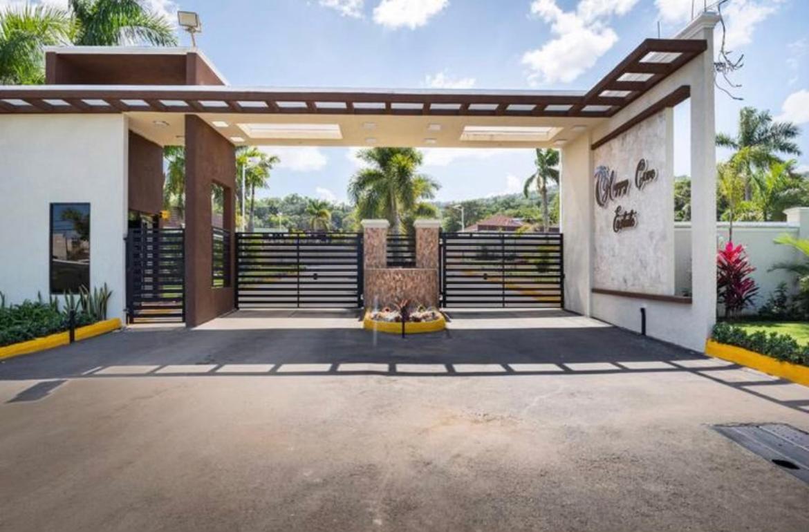 Ferienhaus Luxurious Royale- 5 Min Drive To Ocho Rios