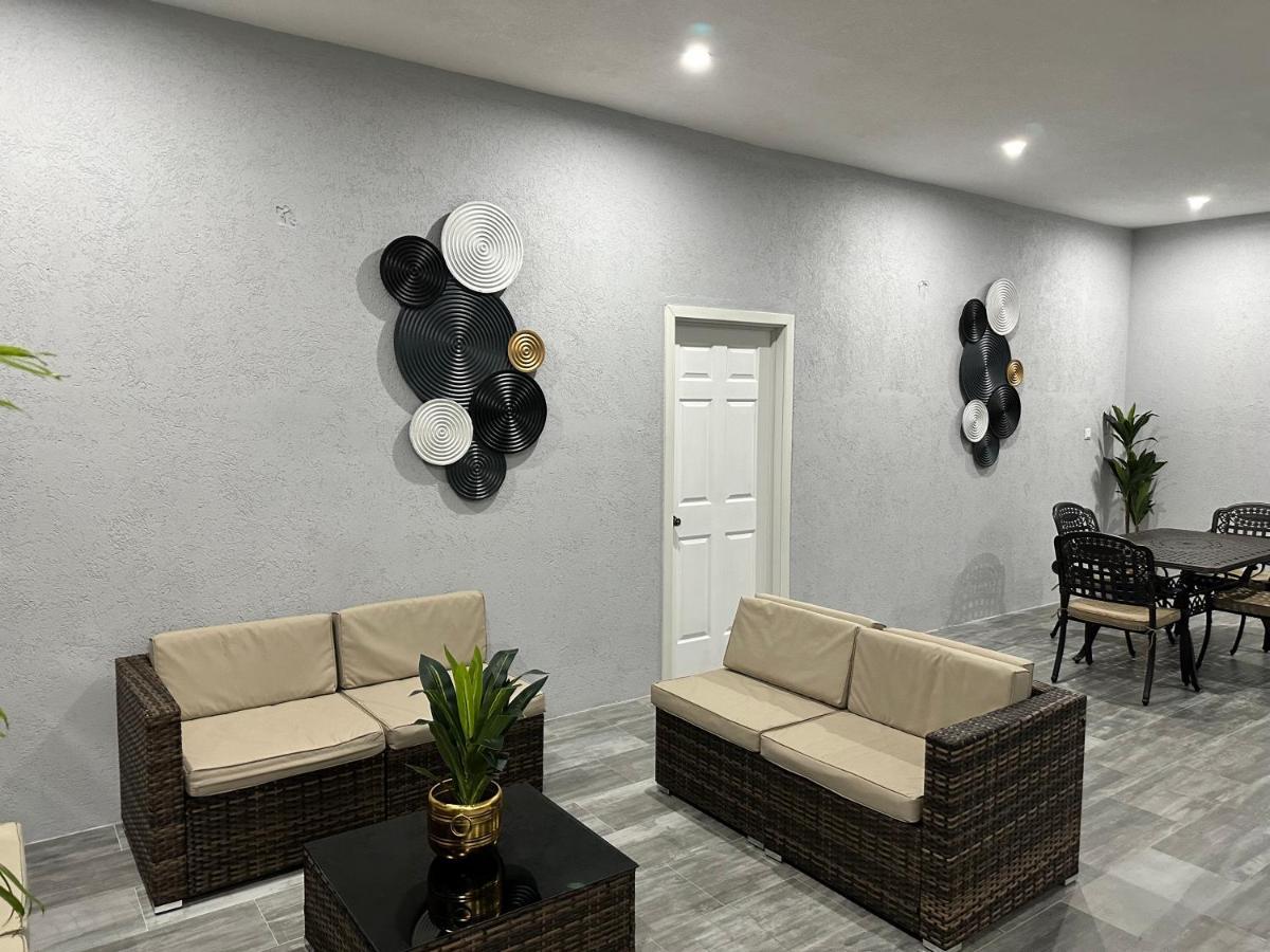 Luxurious Royale- 5 Min Drive To Ferienhaus *