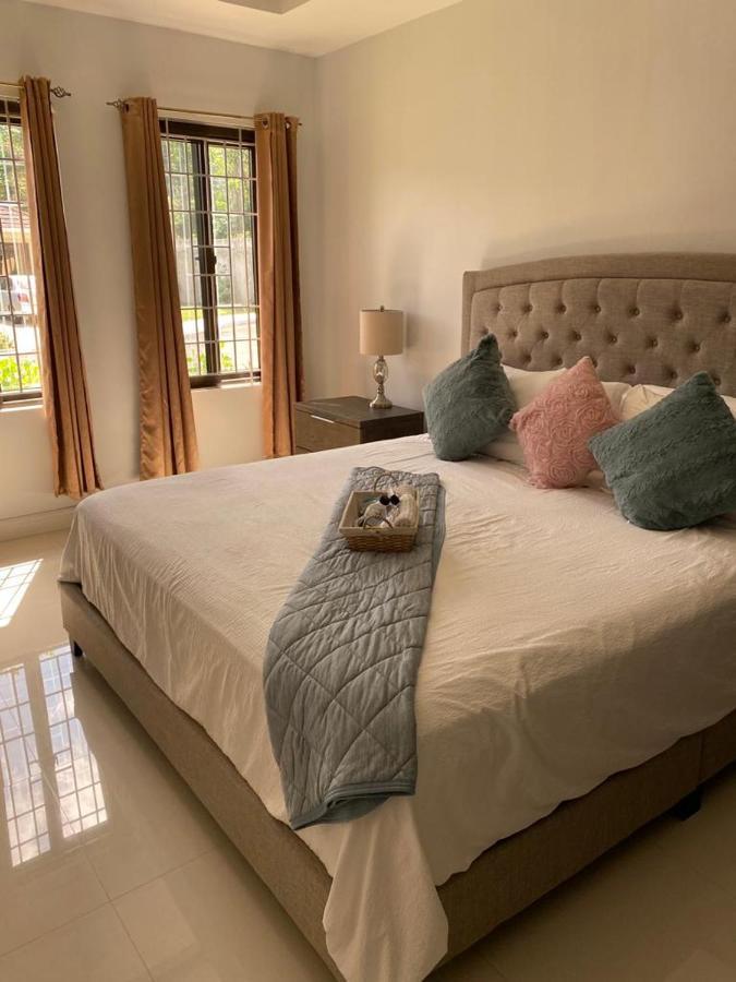 Luxurious Royale- 5 Min Drive To Ferienhaus