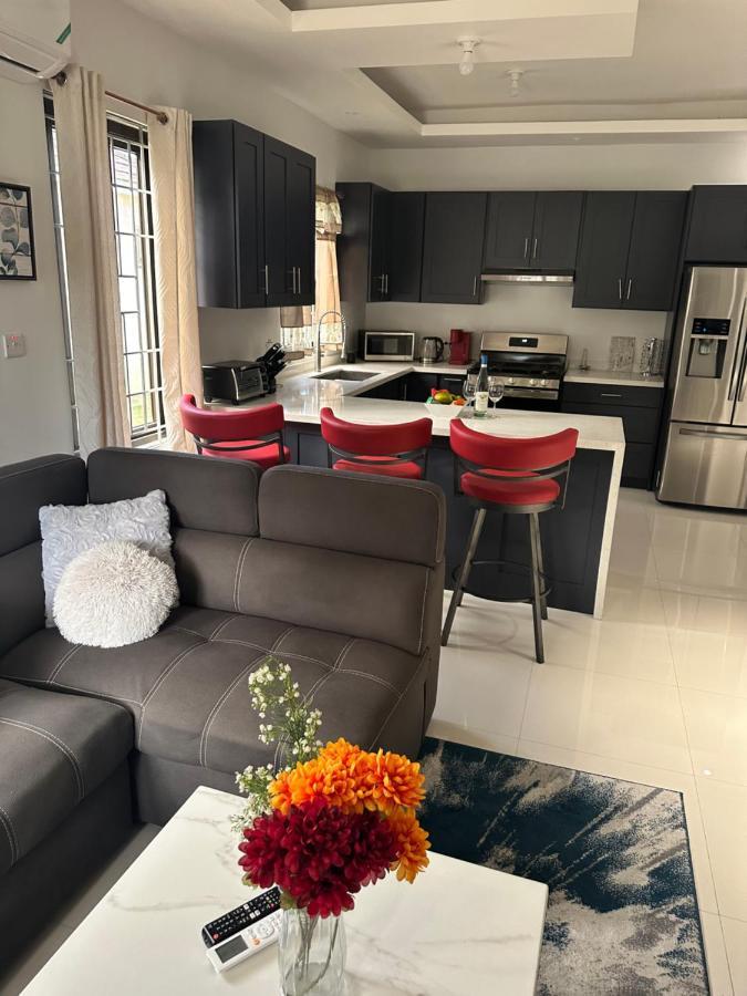 Ferienhaus Luxurious Royale- 5 Min Drive To