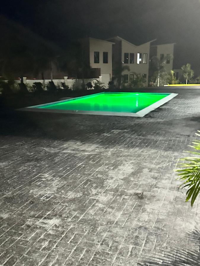 Ferienhaus Luxurious Royale- 5 Min Drive To *